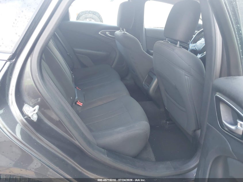2016 CHRYSLER 200 auction photo 8