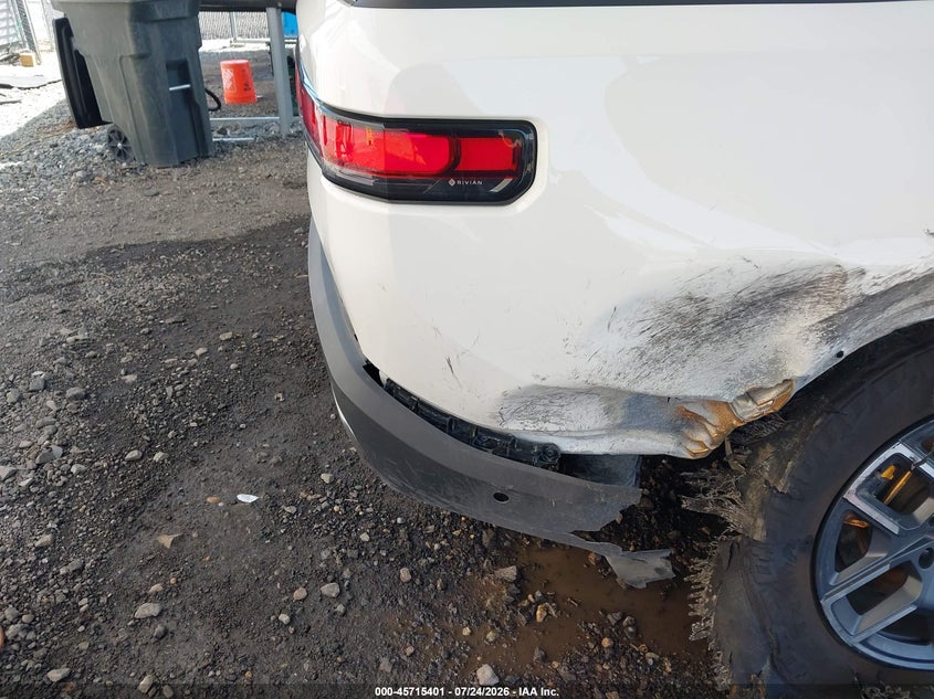 RIVIAN R1T 2023 VIN 7FCTGAAAXPN022973
