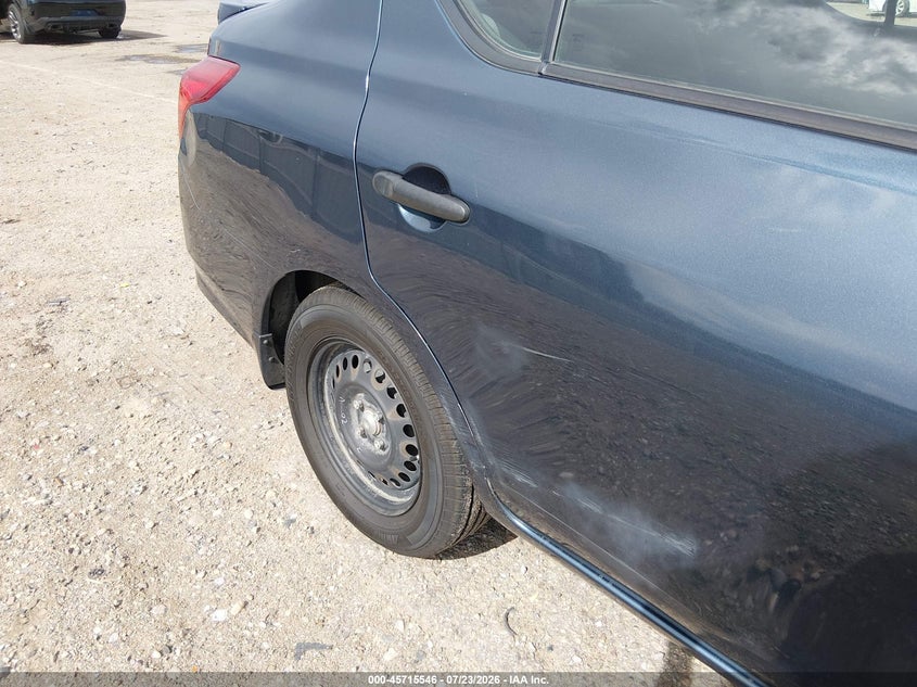 2016 NISSAN VERSA auction photo 6