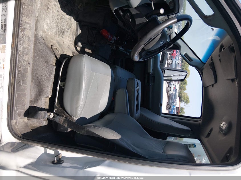 2022 FORD F-650 GAS auction photo 6