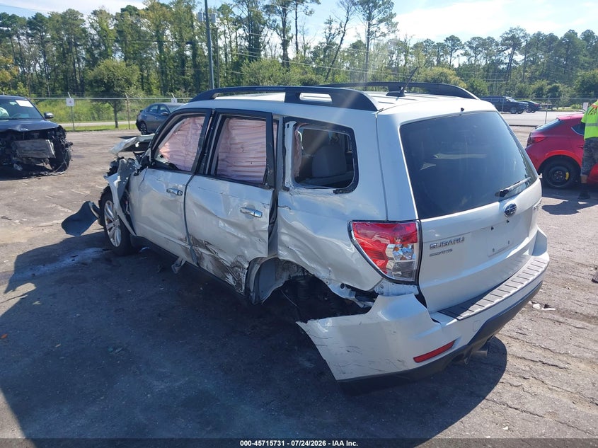 Vin: jf2shaec8dh438218, lot: 46214413, subaru forester 2.5x limited 20133