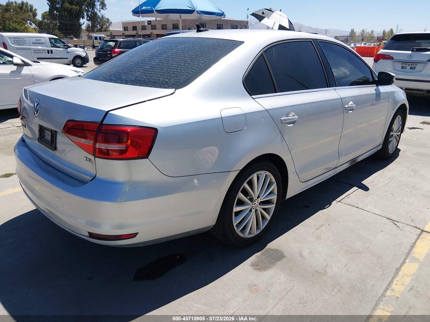 2015 VOLKSWAGEN JETTA auction photo 4