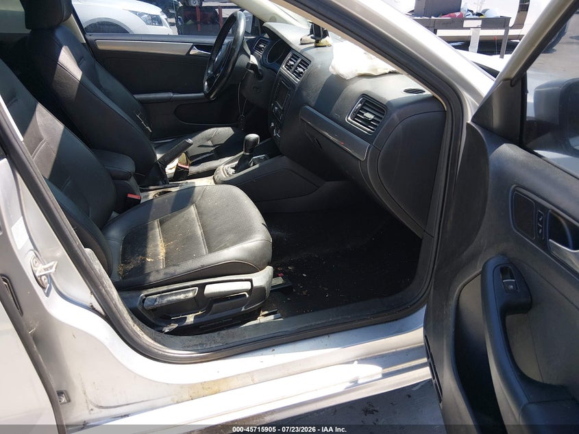 2015 VOLKSWAGEN JETTA auction photo 5