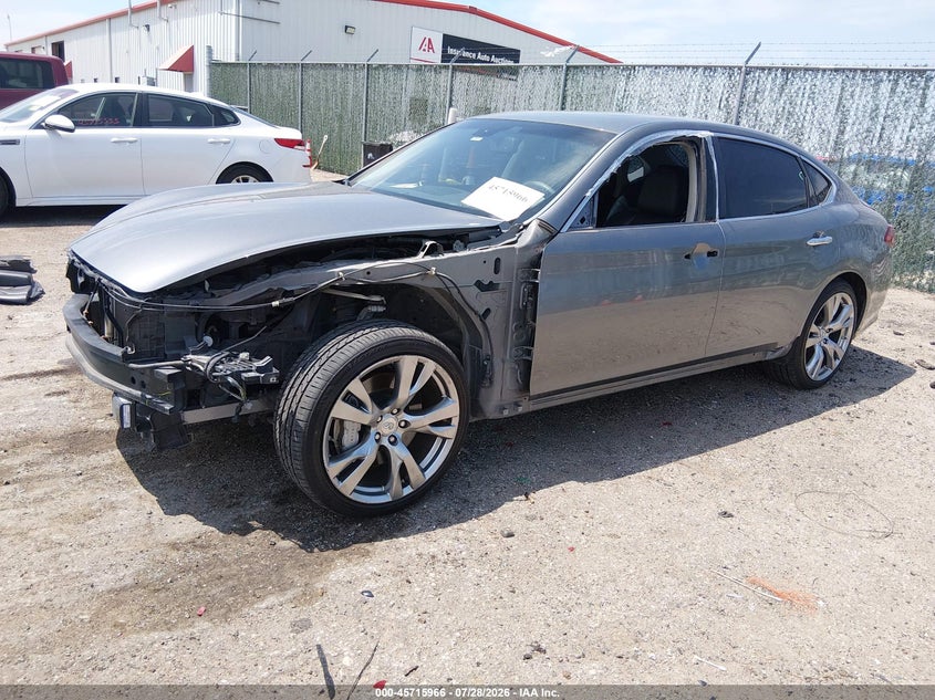 2015 INFINITI Q70L auction photo 2