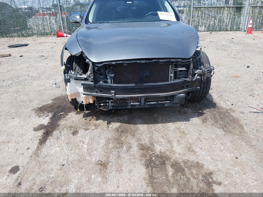 2015 INFINITI Q70L auction photo 6