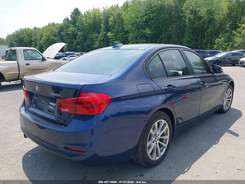 Vin: wba8e1g58hnu12562, lot: 46214677, bmw 320i 20174