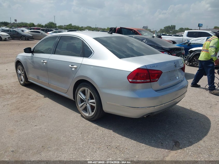 2014 VOLKSWAGEN PASSAT auction photo 3