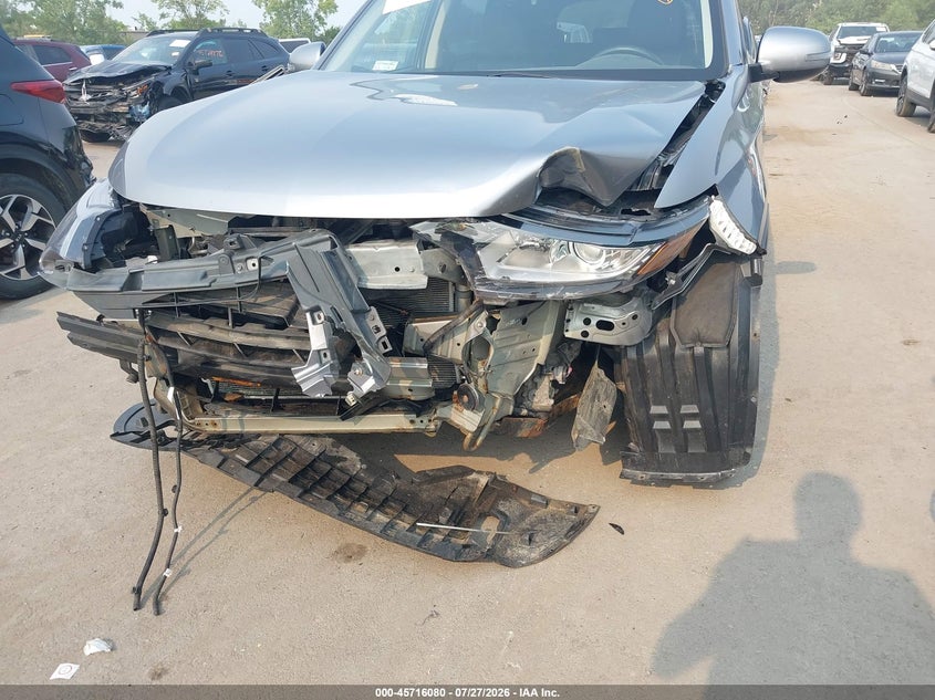2019 MITSUBISHI OUTLANDER auction photo 6