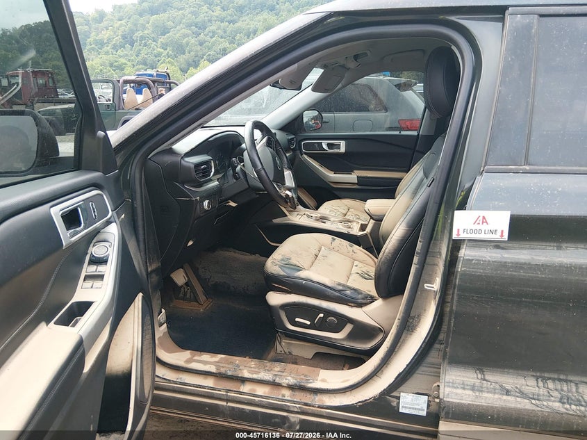 2022 FORD EXPLORER XLT · Фото 6