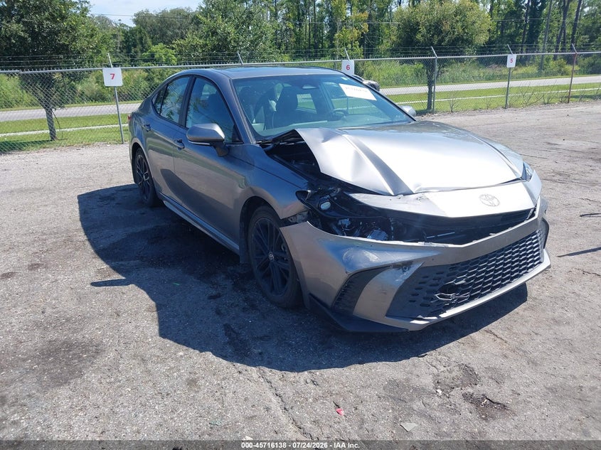 TOYOTA CAMRY - zdjęcie 1