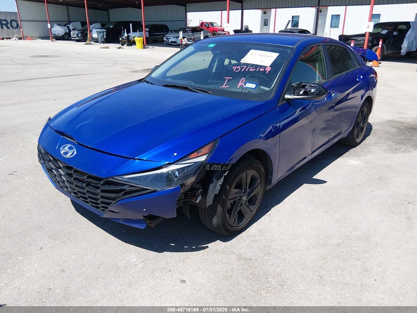 2023 HYUNDAI ELANTRA auction photo 2