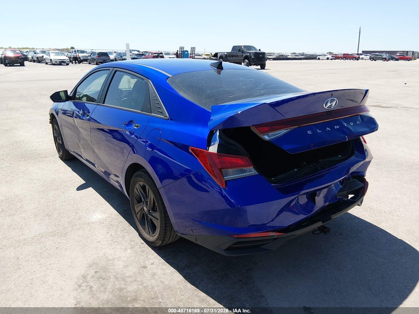 2023 HYUNDAI ELANTRA auction photo 3