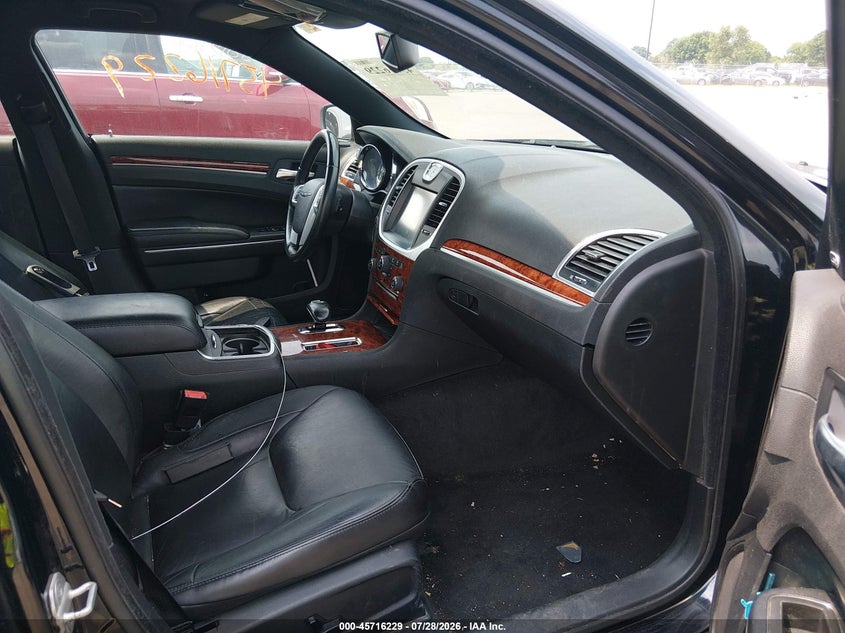 2012 CHRYSLER 300 LIMITED · Фото 5