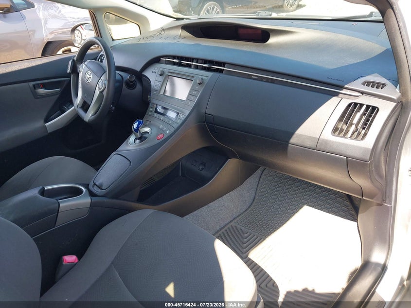 2013 TOYOTA PRIUS auction photo 5
