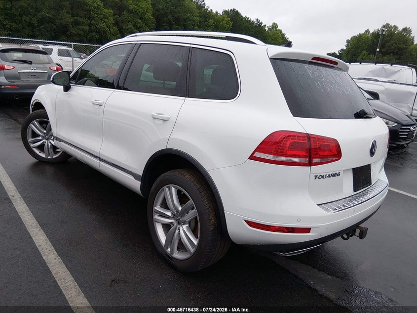 2014 VOLKSWAGEN TOUAREG auction photo 3