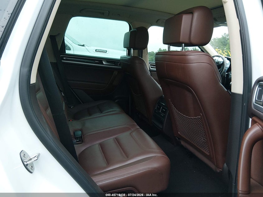 2014 VOLKSWAGEN TOUAREG auction photo 8