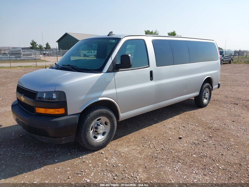 2020 CHEVROLET EXPRESS PASSENGER auction photo 2