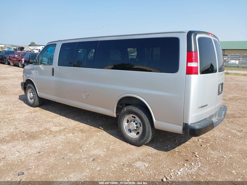 2020 CHEVROLET EXPRESS PASSENGER auction photo 3