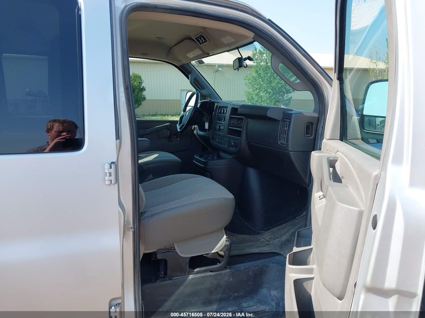 2020 CHEVROLET EXPRESS PASSENGER auction photo 5
