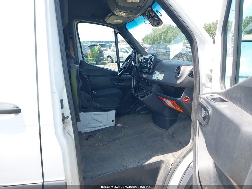 Vin: wd3pf1cd3kp058366, lot: 46215204, mercedes-benz sprinter 2500 high roof v6 2019 img_1