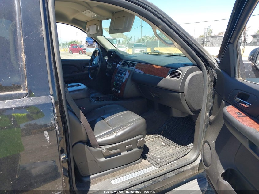 2008 CHEVROLET SUBURBAN 1500 auction photo 5