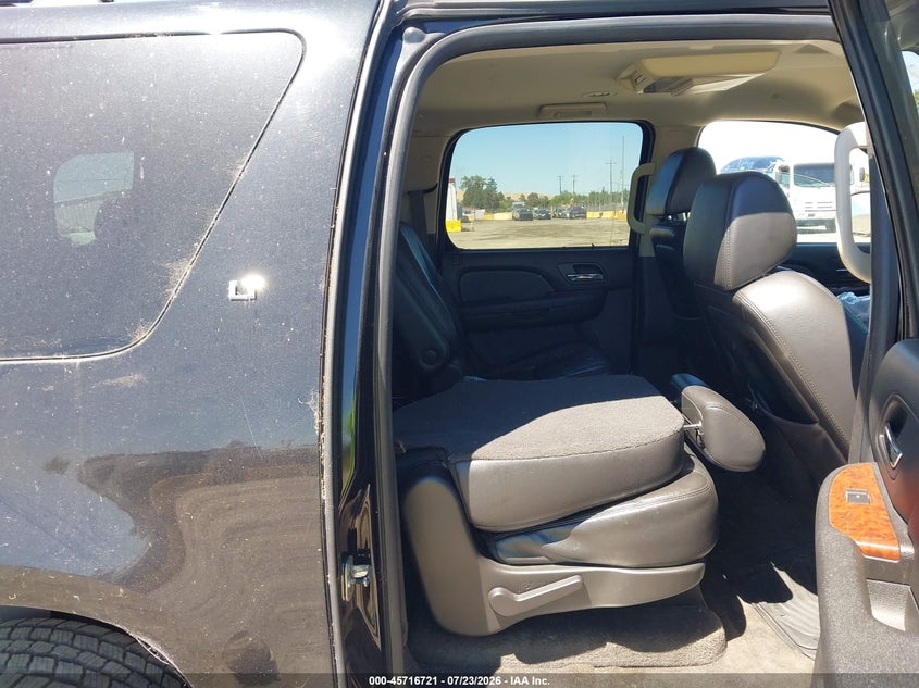 2008 CHEVROLET SUBURBAN 1500 auction photo 8