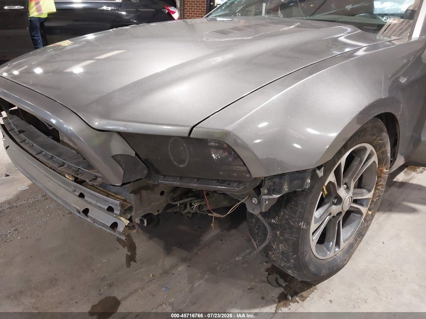 2013 FORD MUSTANG auction photo 6