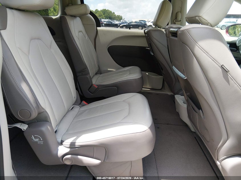2017 CHRYSLER PACIFICA auction photo 8