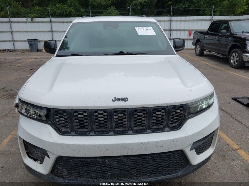 JEEP GRAND CHEROKEE - zdjęcie 12