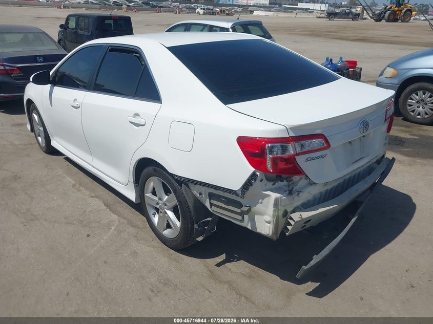 Vin: 4t1bf1fk4du280828, lot: 46215626, toyota camry se 20133
