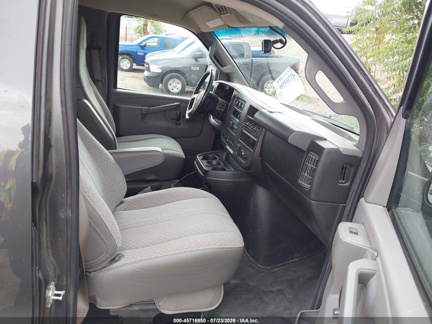 2017 CHEVROLET EXPRESS 2500 auction photo 5