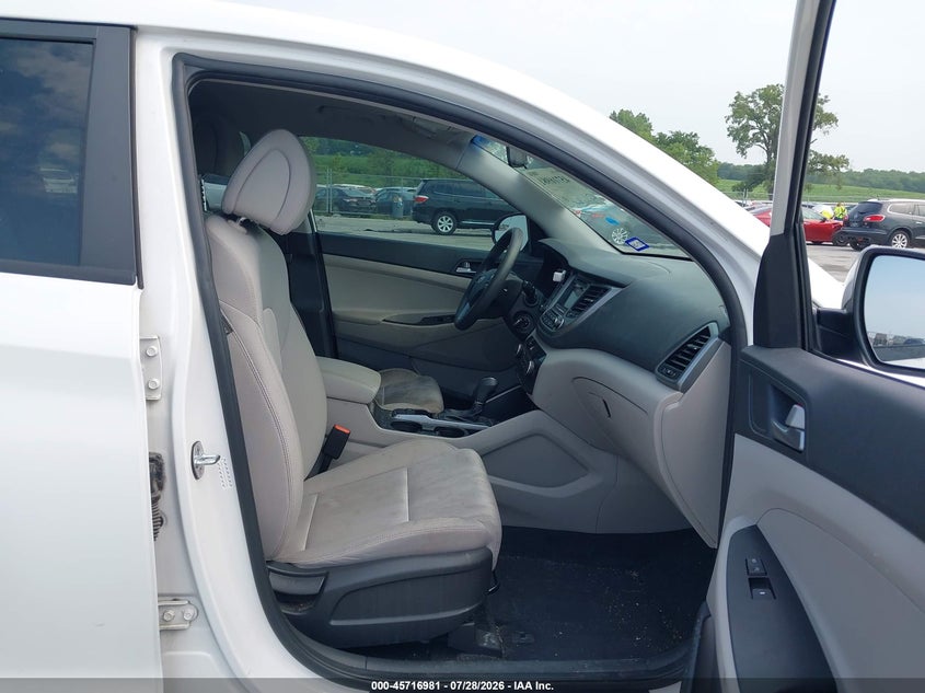 2017 HYUNDAI TUCSON auction photo 5