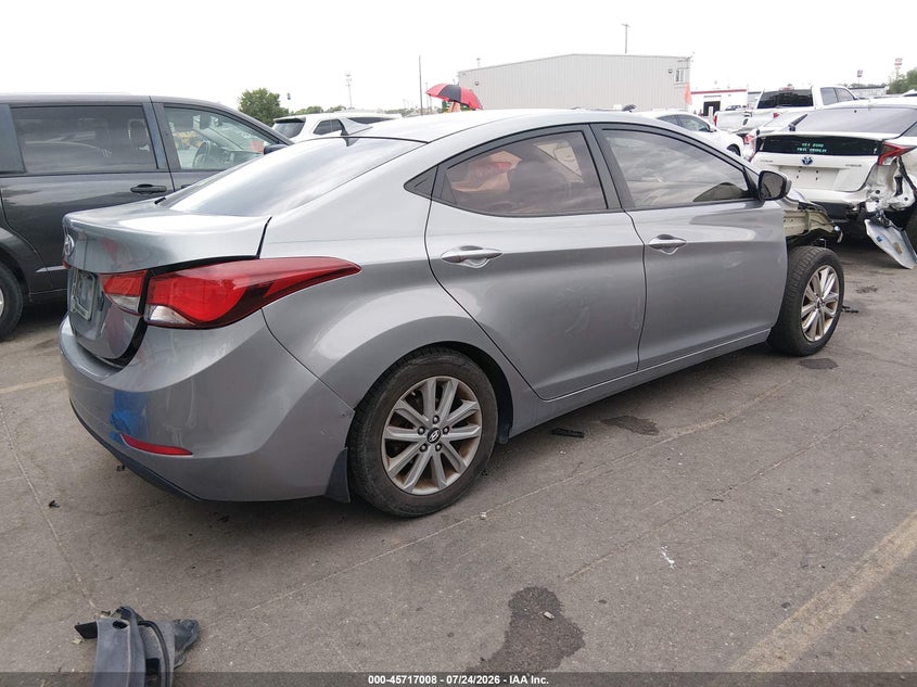 2015 HYUNDAI ELANTRA auction photo 4
