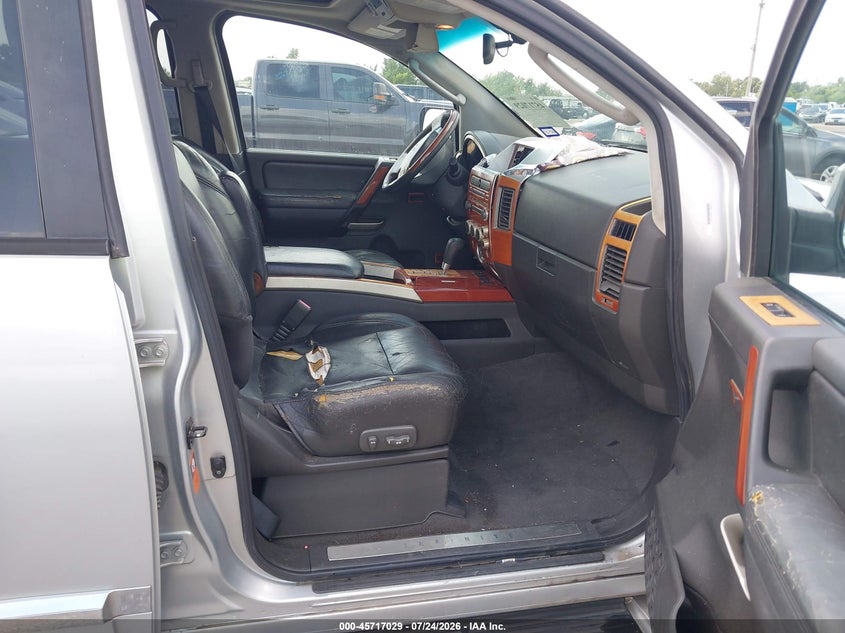 2004 INFINITI QX56 auction photo 5