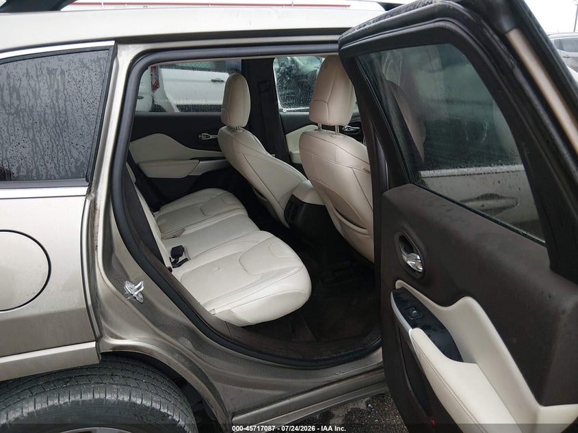2017 JEEP CHEROKEE auction photo 8