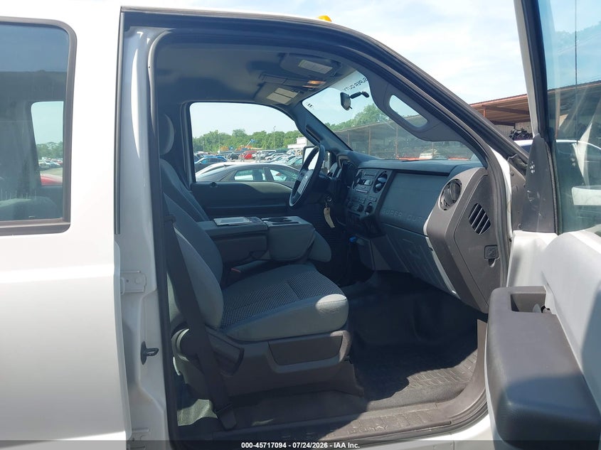 2011 FORD F-450 auction photo 5