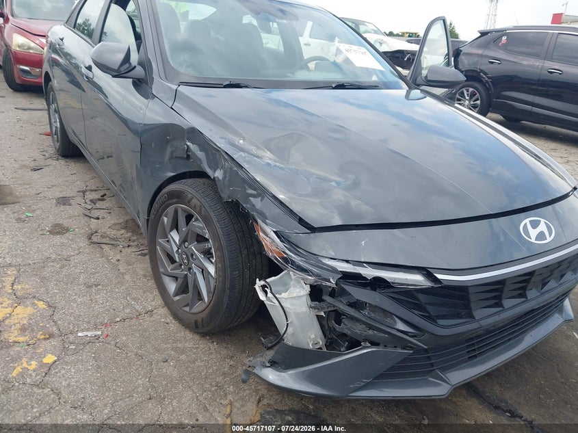 2024 HYUNDAI ELANTRA auction photo 6
