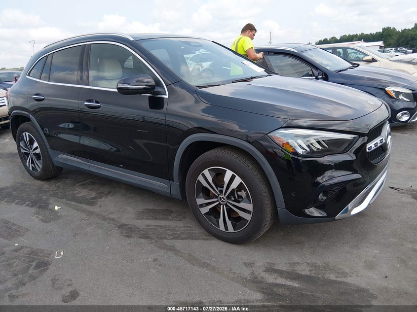 MERCEDES-BENZ GLA 250 - zdjęcie 1