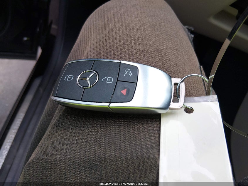 MERCEDES-BENZ GLA 250 - zdjęcie 11