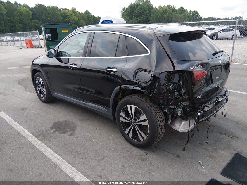 MERCEDES-BENZ GLA 250 - zdjęcie 3