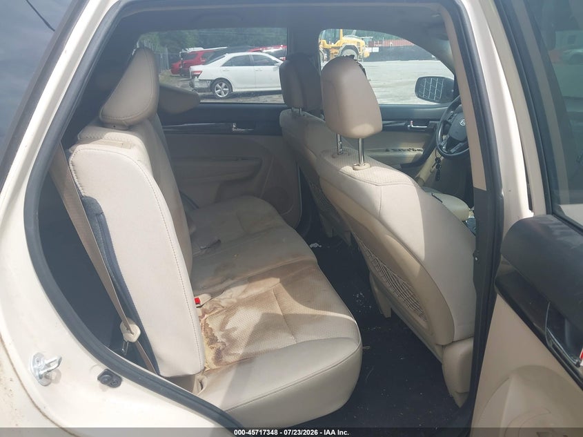 2011 KIA SORENTO auction photo 8