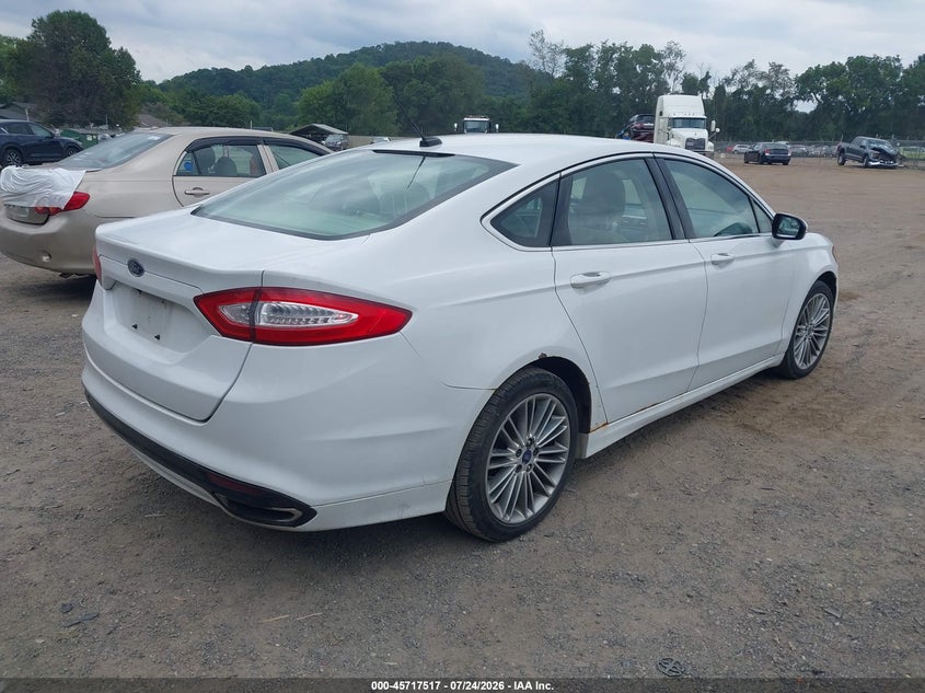 2013 FORD FUSION auction photo 4