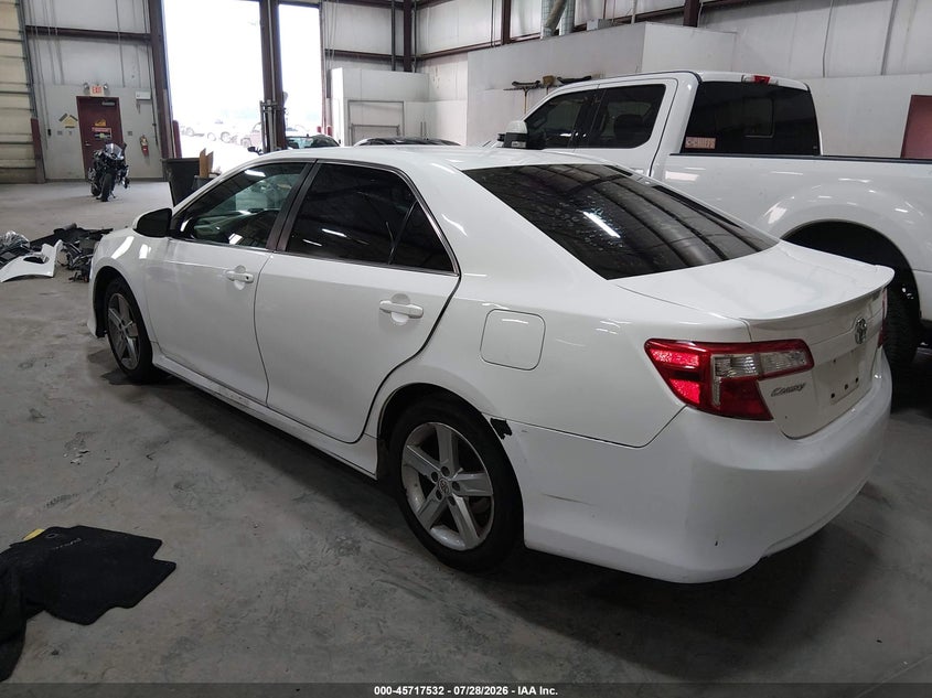Vin: 4t1bf1fk0du217449, lot: 46216214, toyota camry se 20133