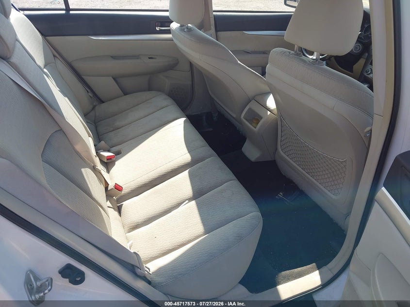 2010 SUBARU LEGACY auction photo 8