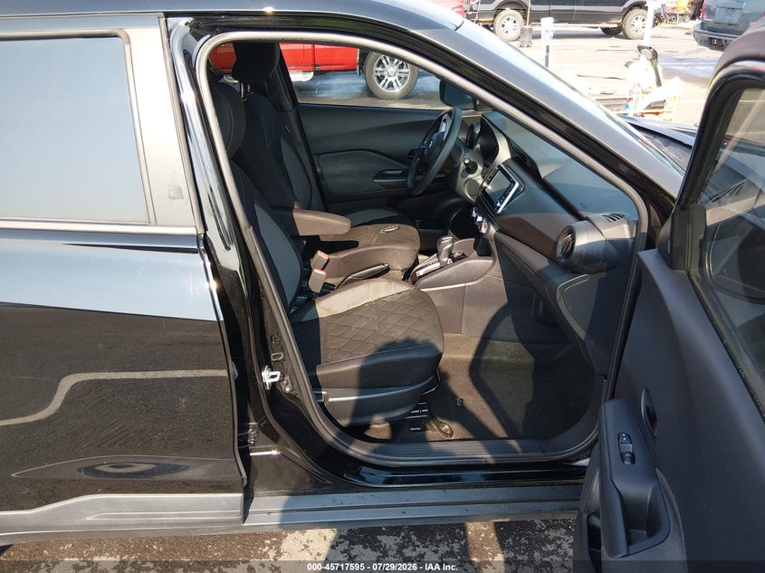 2020 NISSAN KICKS auction photo 5