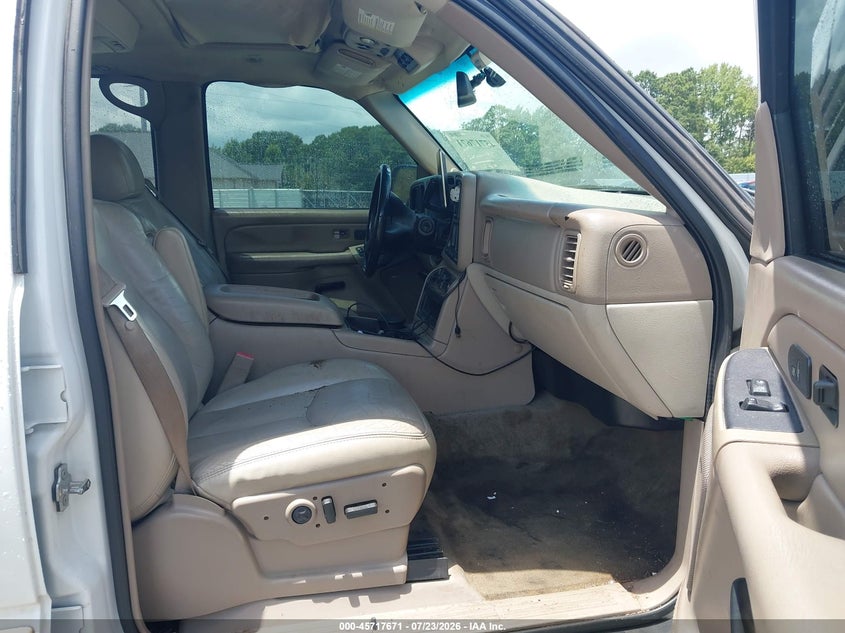 2005 CHEVROLET TAHOE auction photo 5