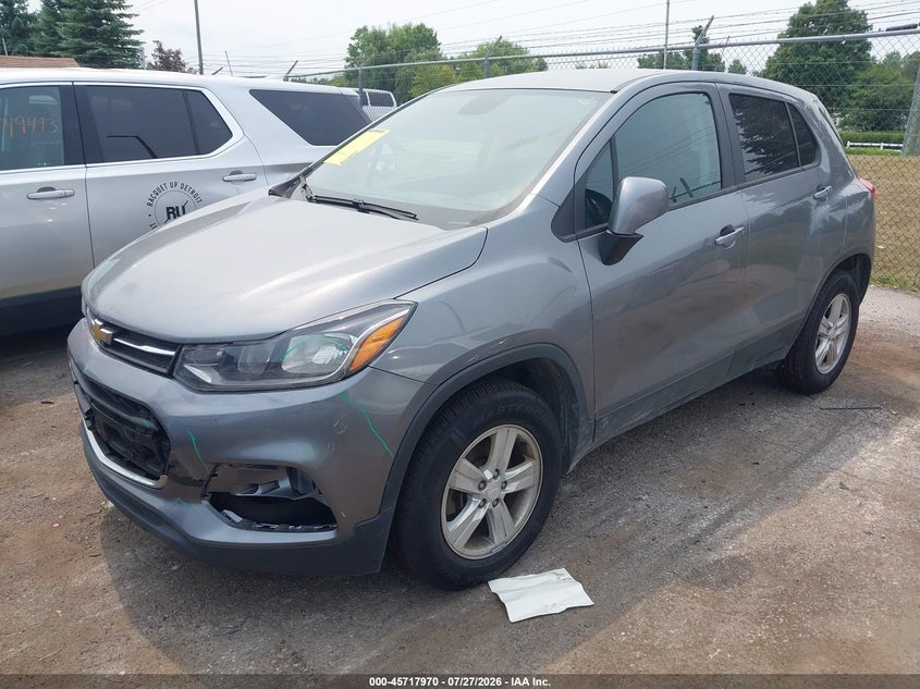 2020 Chevrolet Trax, Front & Rear, IAAI, VIN 3GNCJNSB3LL131332 — photo 2