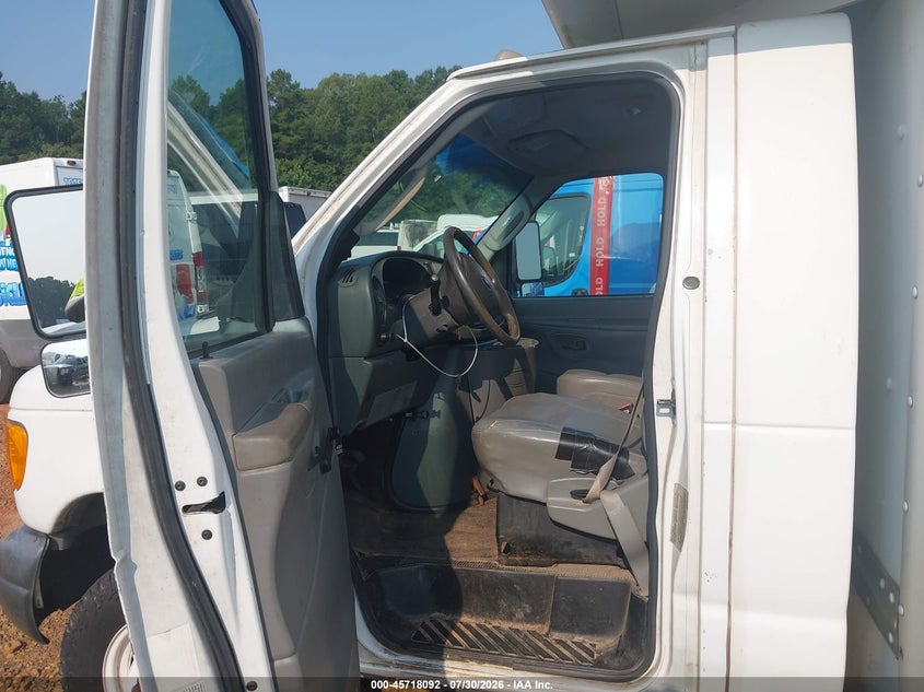 2006 FORD E-450 CUTAWAY auction photo 6