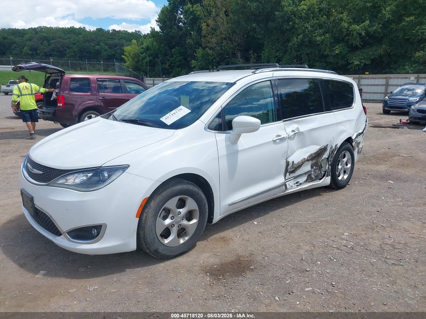 Vin: 2c4rc1eg7hr539081, lot: 46216801, chrysler pacifica touring-l plus 20172