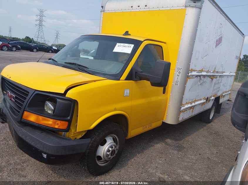 2017 GMC SAVANA CUTAWAY auction photo 2